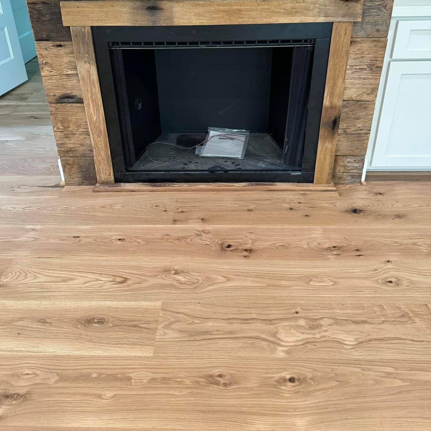 Unfinished Engineered White Oak Plain Sawn Character - Pro Hardwood